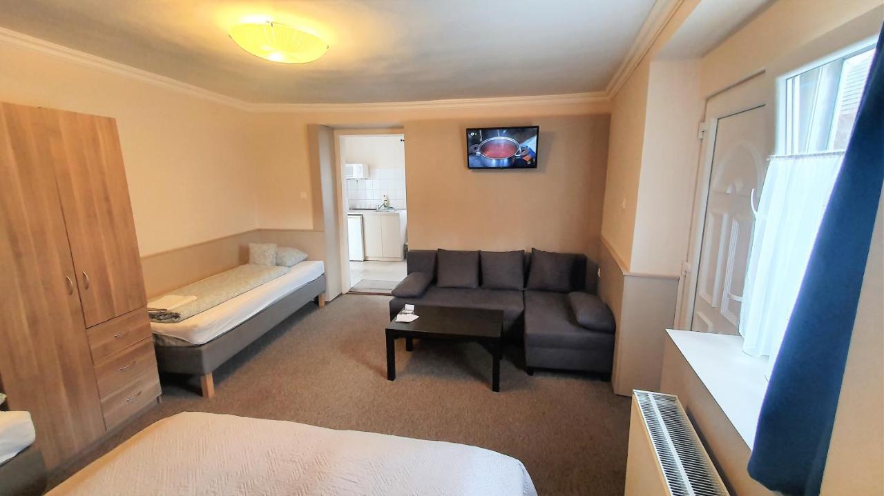 Central Motel Keşkemet Dış mekan fotoğraf